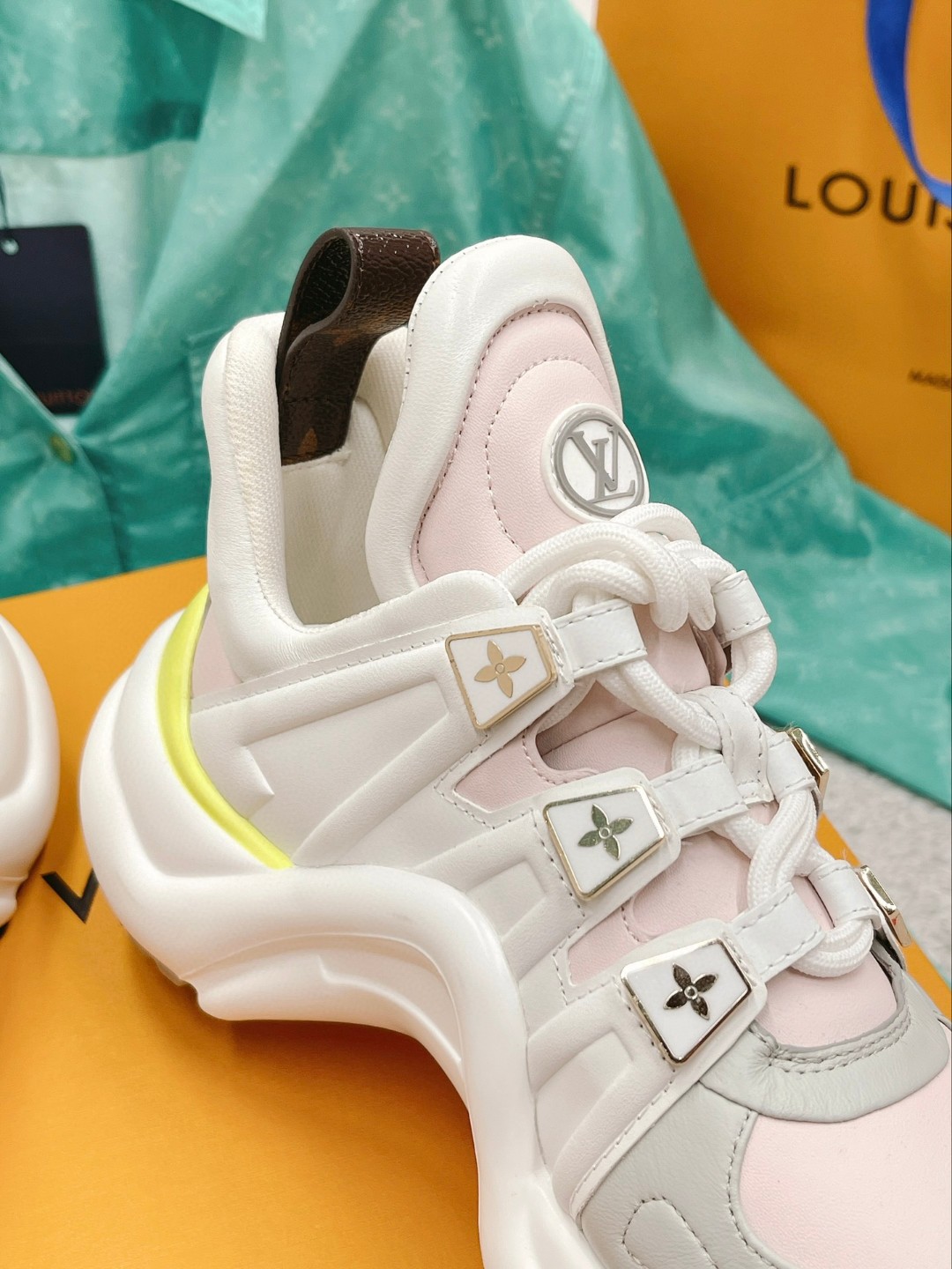 lv archlight sneaker pink