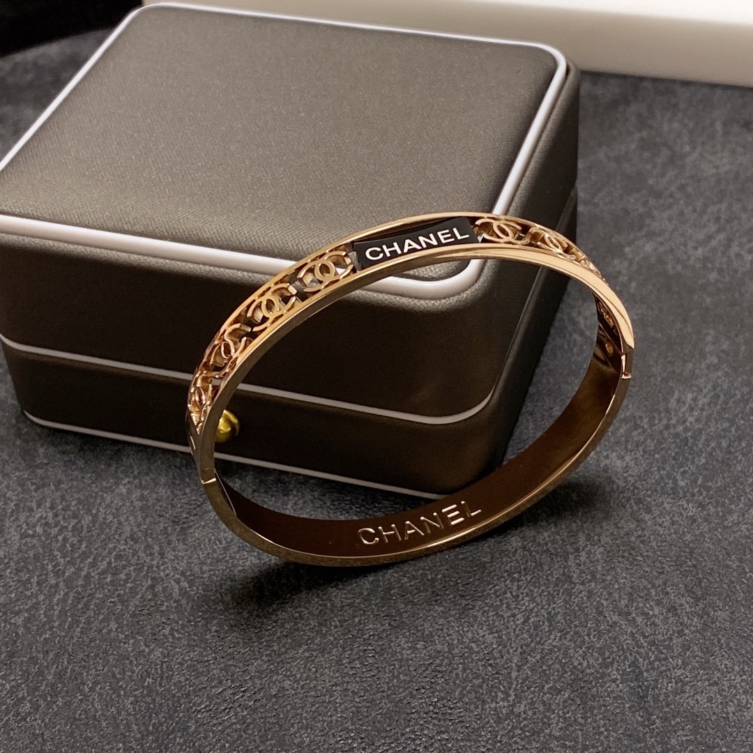 Chanel Bracelet - Dealiax